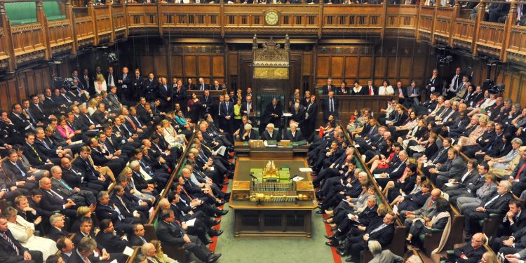 El último terremoto del Reino Unido: se cierra el parlamento de Gran Bretaña